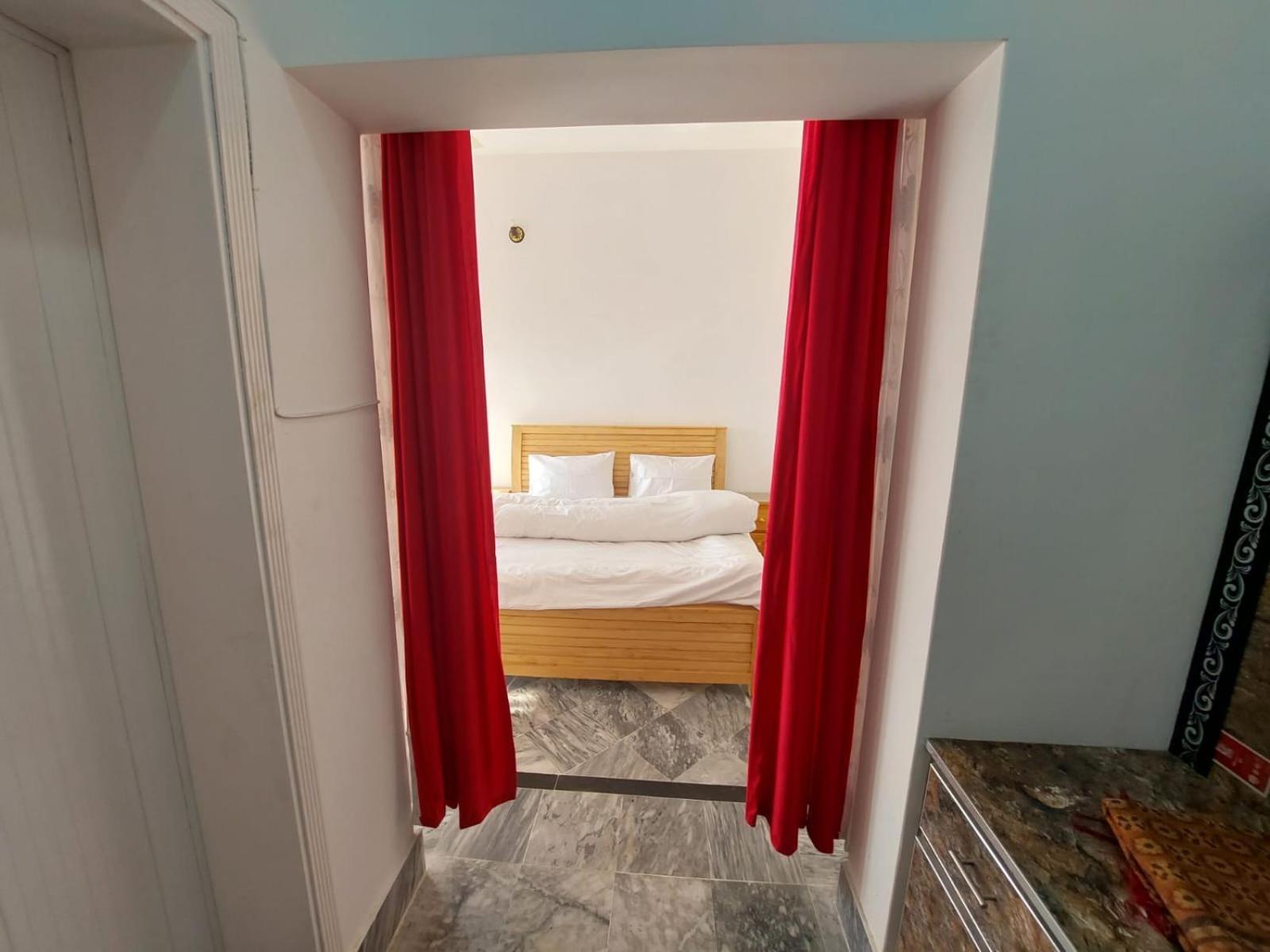 Red Rose Hotel & Resort Mansehra Exterior photo
