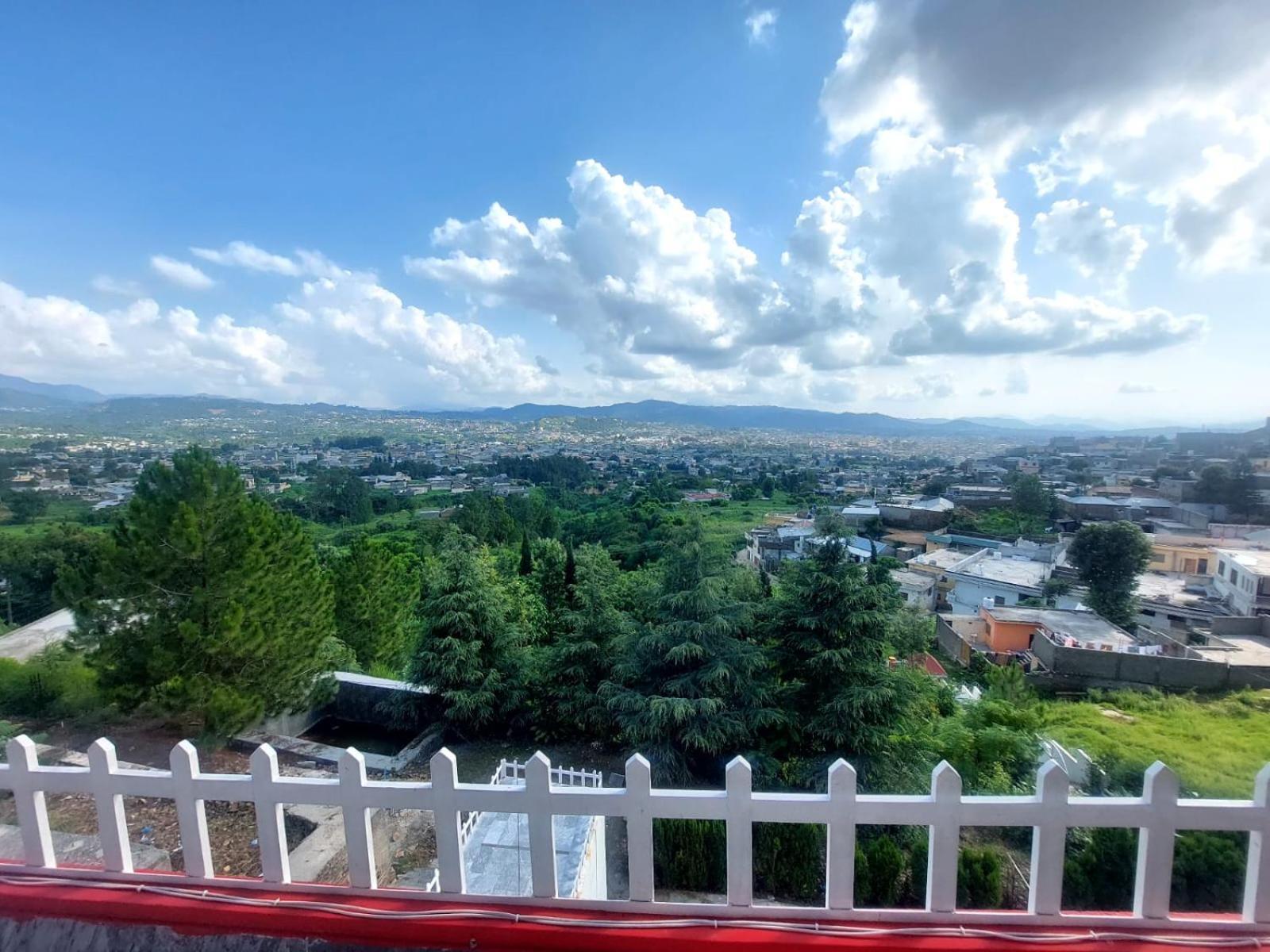 Red Rose Hotel & Resort Mansehra Exterior photo